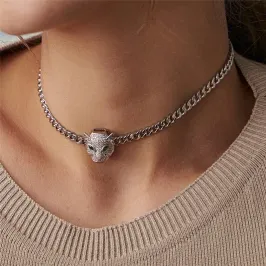 CHOKER COM PINGENTE DE LEOPARDO CRAVEJADO RODIO