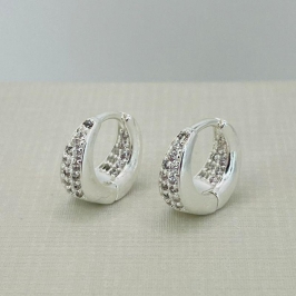 ARGOLA CRAVEJADO DENTRO E FORA OVAL