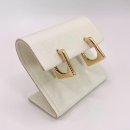 BRINCO QUADRADO LISO