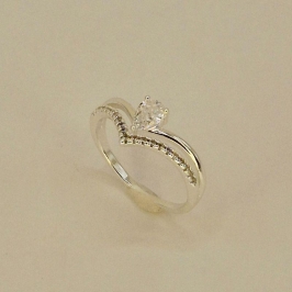 ANEL COM PONTA CRAVEJADO