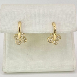 ARGOLA COM TREVO CRAVEJADO