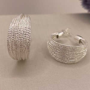 ARGOLA COM FIOS TEXTURIZADOS