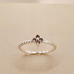 ANEL FLOR PEQUENA ZIRCONIA