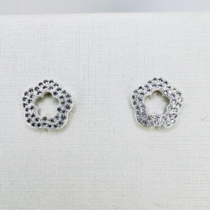 BRINCO FLOR VAZADO ZIRCONIA