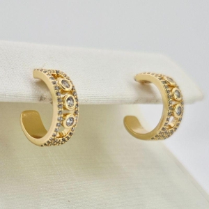 BRINCO CRAVEJADO COM BOLINHAS