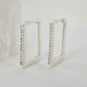 BRINCO RETANGULAR CRAVEJADO