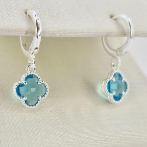 BRINCO PENDULO TREVO AZUL