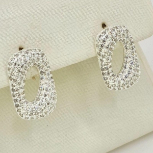 BRINCO RETANGULO CRAVEJADO