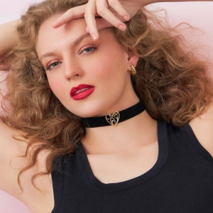 CHOCKER VELUDO CORACAO