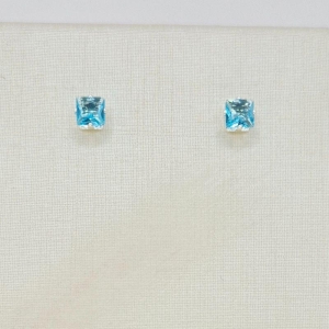 BRINCO QUADRADO AZUL