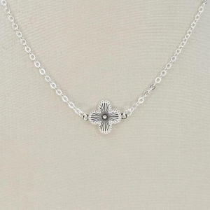 COLAR TREVO TEXTURIZADO