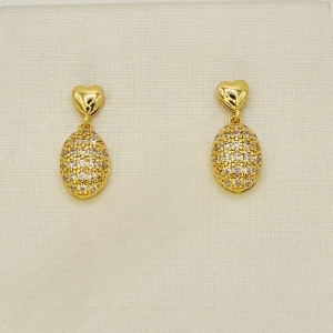 BRINCO CRAVEJADO OVAL COM CORACAO