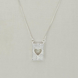 COLAR PLAQUINHA CRAVEJADA CORACAO