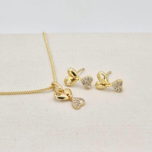 CONJUNTO CORACAO CRAVEJADO E CORACAO LISO