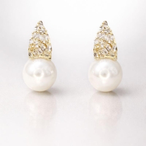 ARGOLA CRAVEJADA COM PEROLA