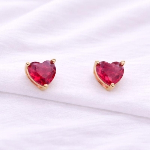 BRINCO CORACAO PEDRA VERMELHA