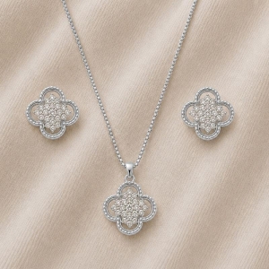 CONJUNTO TREVOS CRAVEJADOS
