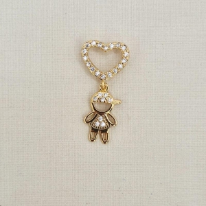 PINGENTE MENINO COM CORACAO