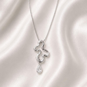 COLAR PINGENTE CURVAS COM GOTA