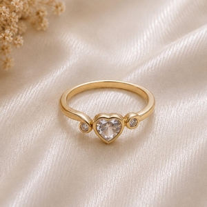 ANEL CORACAO TRANSLUCIDO COM PONTO DE LUZ