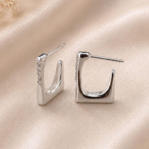 ARGOLA RETANGULAR ZIRCONIAS