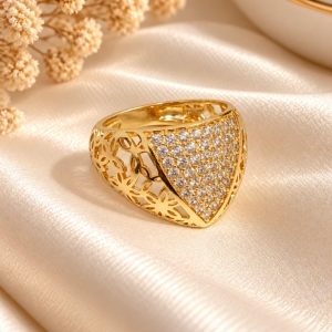 ANEL TRIANGULO ZIRCONIA