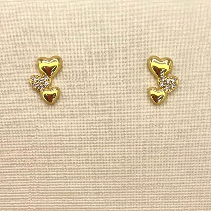 BRINCO 3 CORAÇOES DETALHE ZIRCONIA