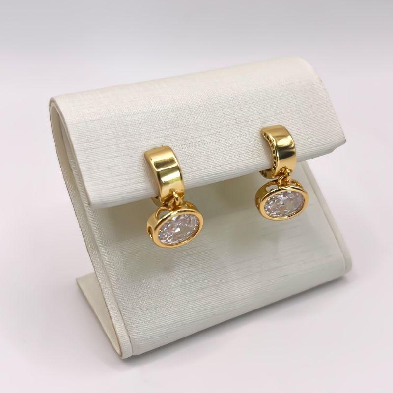 ARGOLA PEQUENA COM PEDRA OVAL