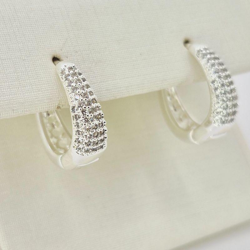 ARGOLA OVAL CRAVEJADA