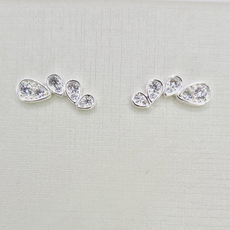 BRINCO GOTAS CRAVEJADAS