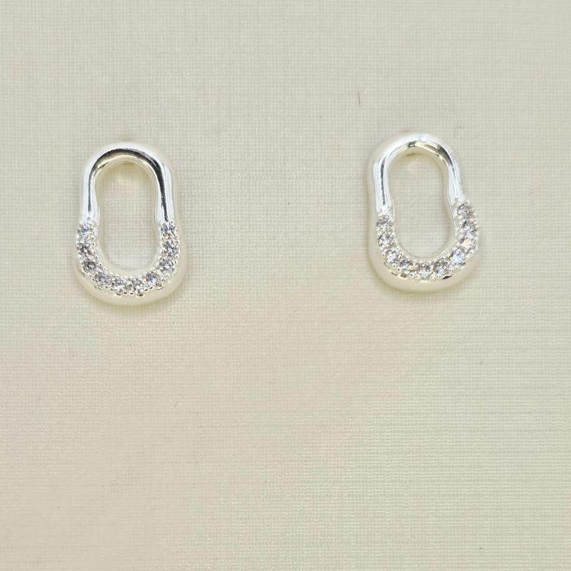 BRINCO OVAL CRAVEJADO