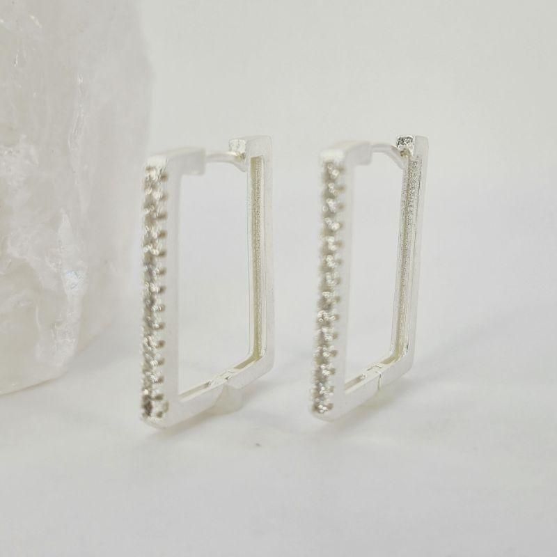 BRINCO RETANGULAR CRAVEJADO