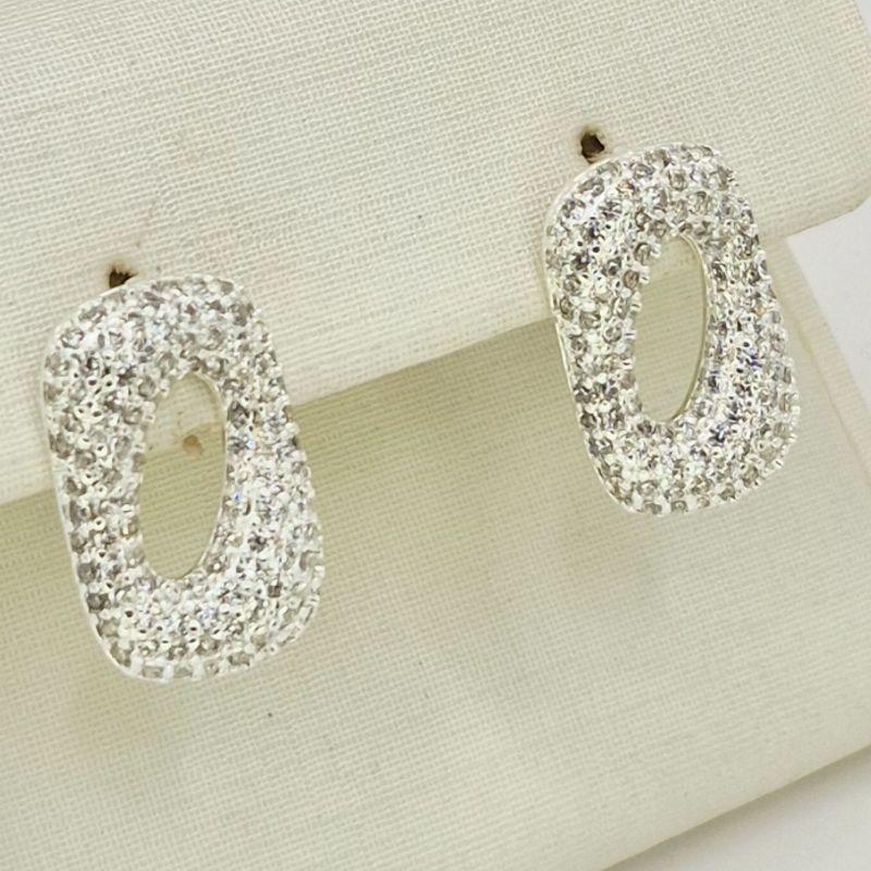 BRINCO RETANGULO CRAVEJADO