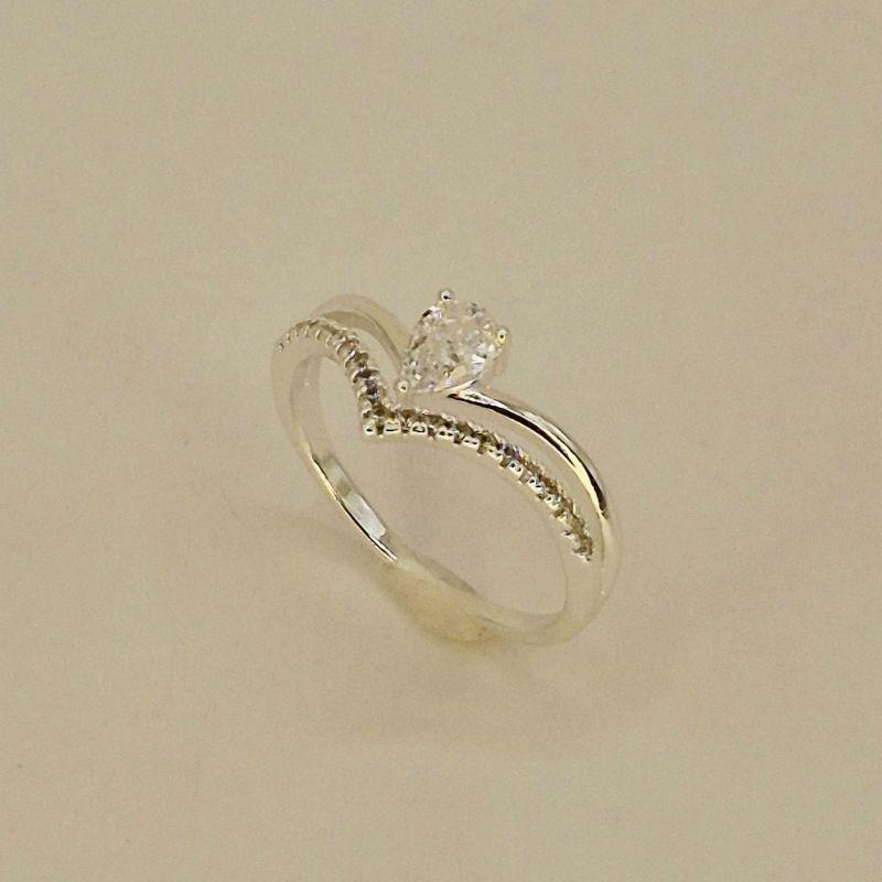 ANEL COM PONTA CRAVEJADO