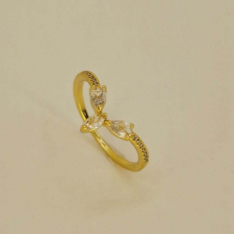 ANEL TRIANGULO DE GOTAS