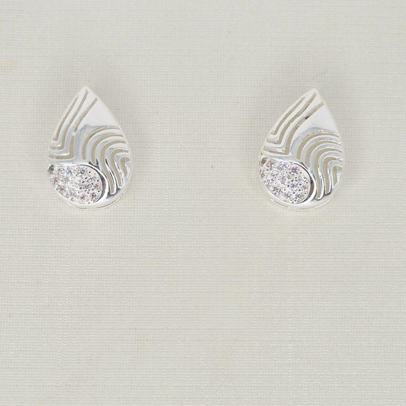 BRINCO GOTA  CRAVEJADA COM TEXTURA