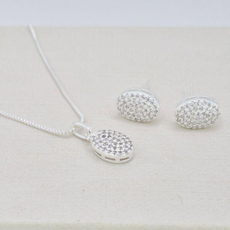 CONJUNTO OVAL CRAVEJADO