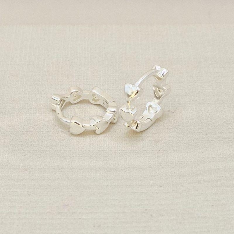 ARGOLA CORACOES LISO PRATA