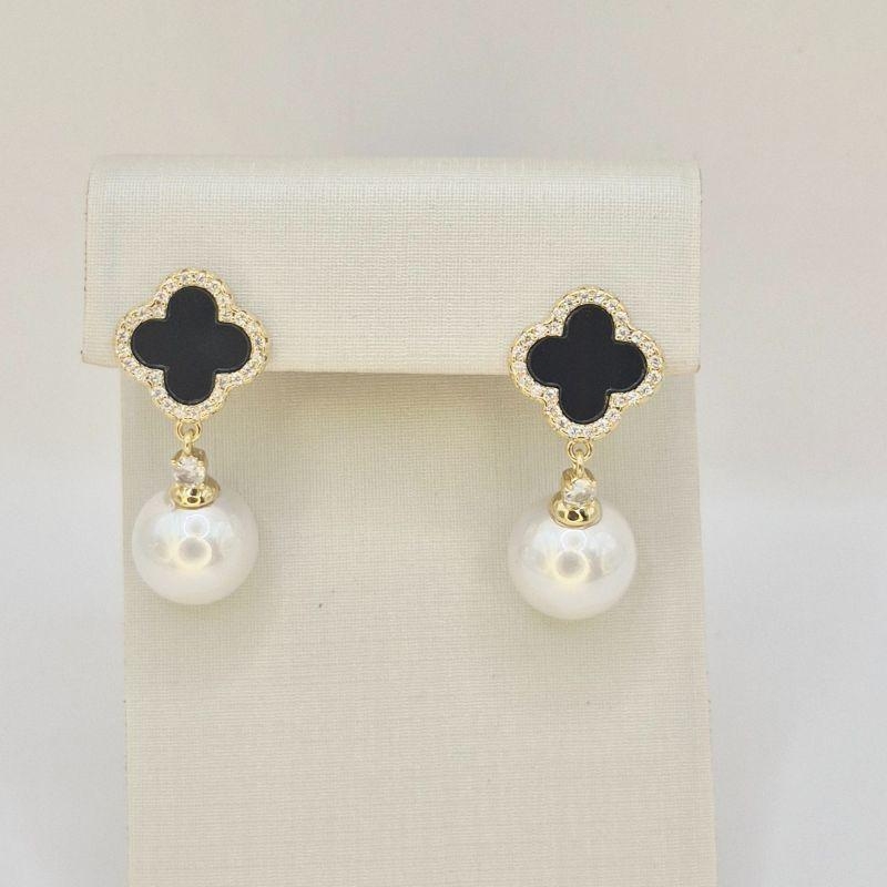 BRINCO TREVO COM PEROLA