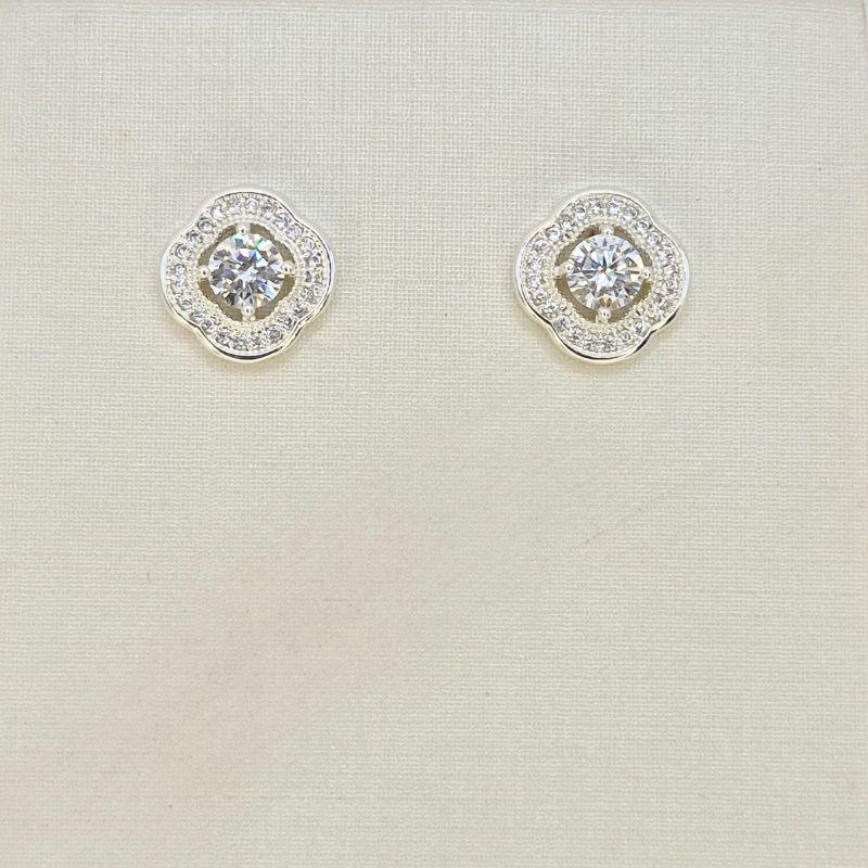 BRINCO TREVO PONTO DE LUZ CRAVEJADO