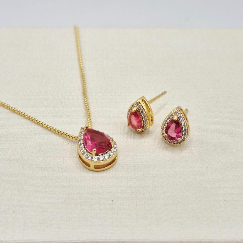 CONJUNTO GOTA VERMELHA CRAVEJADA