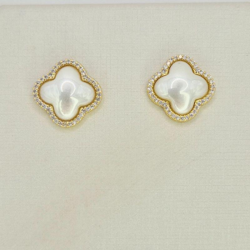 BRINCO TREVO CONTORNO CRAVEJADO