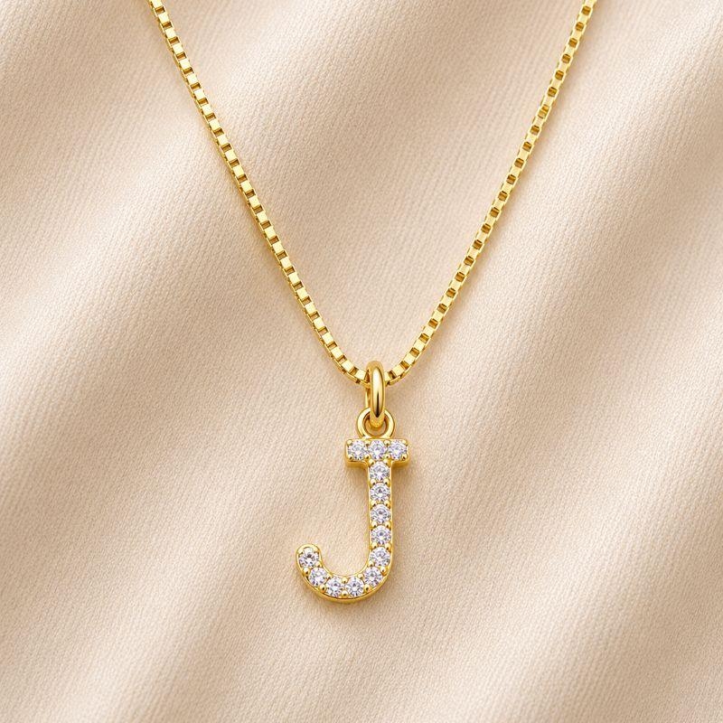 COLAR LETRA ZIRCONIA J