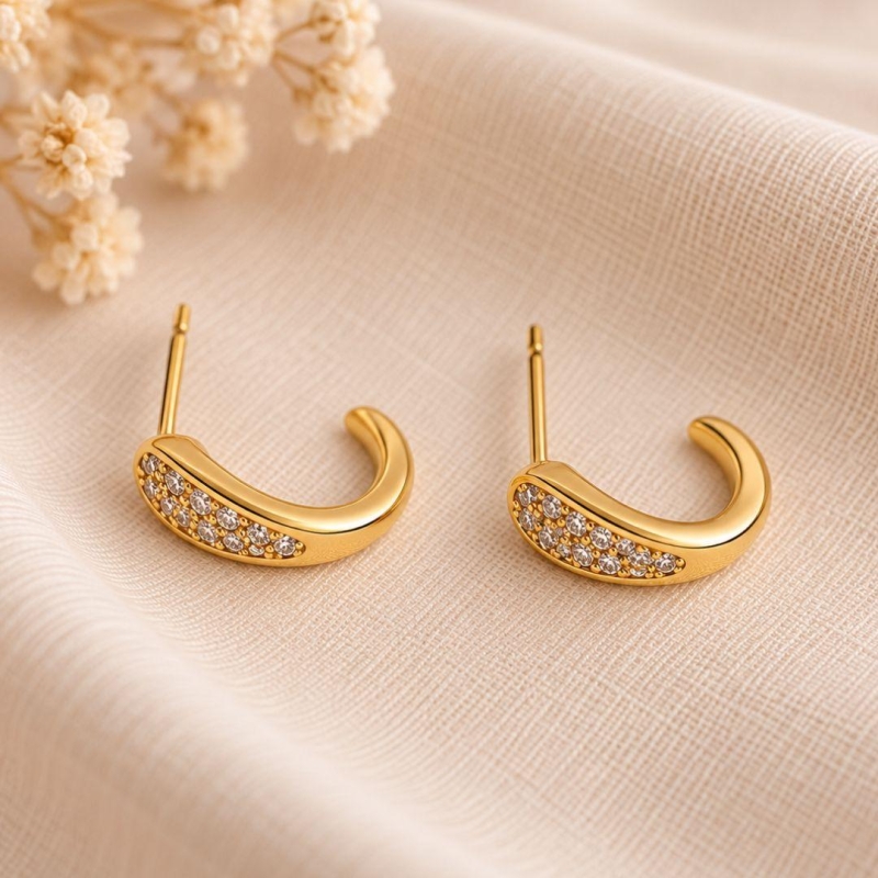 MEIA ARGOLA COM GOTA DE ZIRCONIA