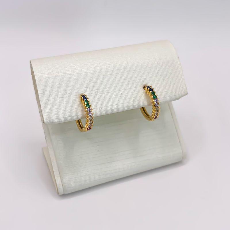 BRINCO MEIO CRAVEJADO COLORIDO