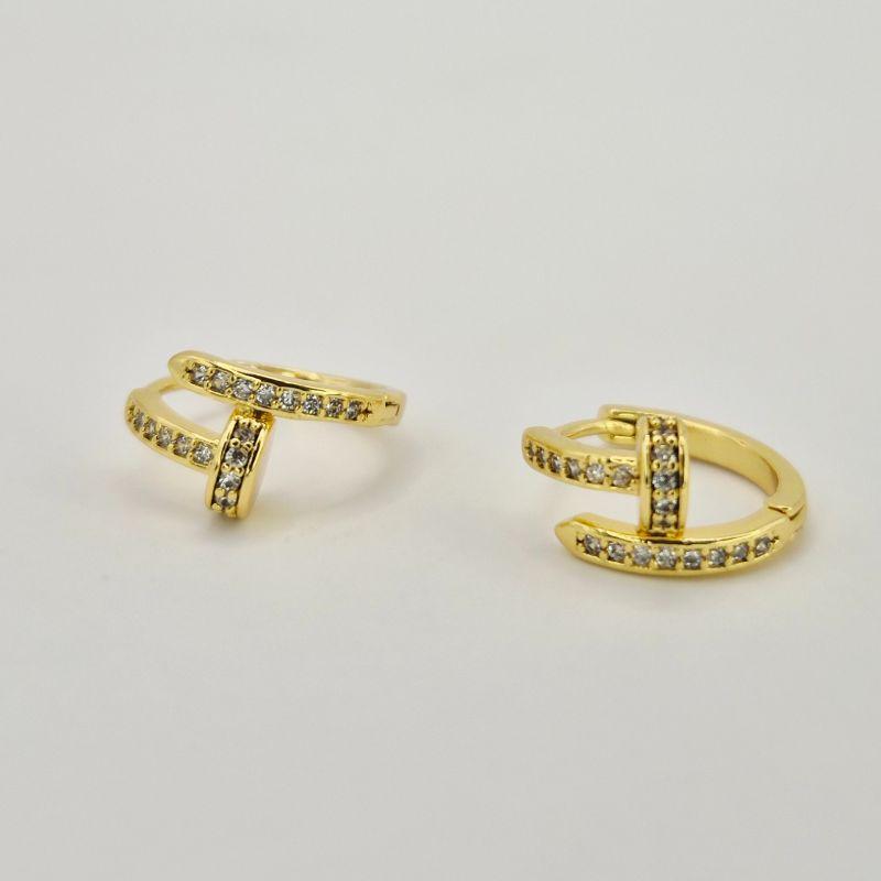 ARGOLA COM ESFERA CHAPADA NA PONTA