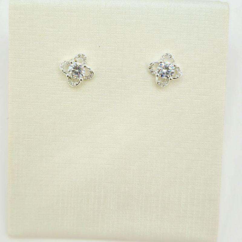 BRINCO FLOR CRAVEJADA