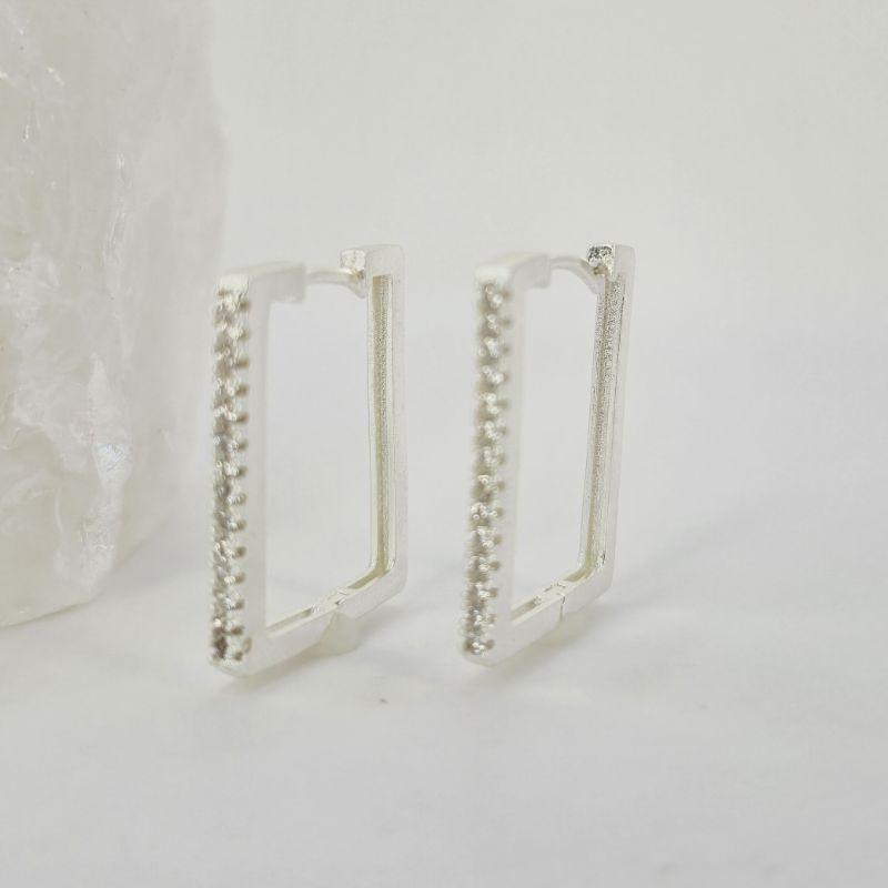 BRINCO RETANGULAR CRAVEJADO