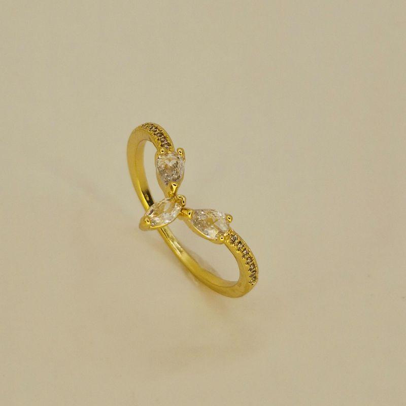 ANEL TRIANGULO DE GOTAS