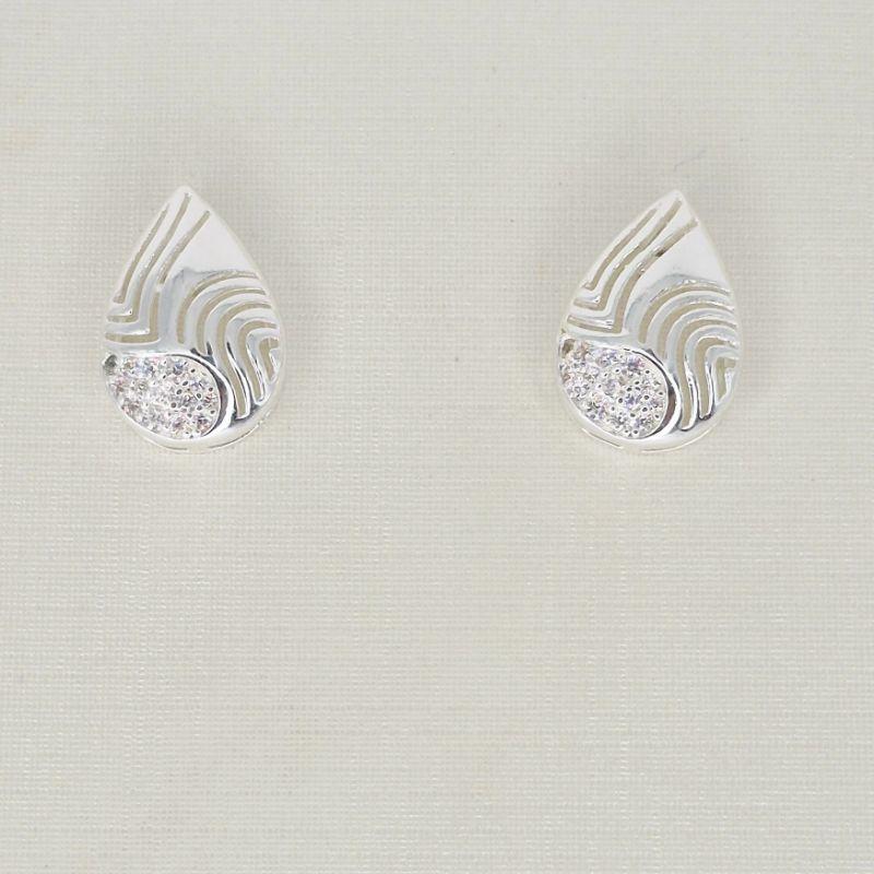 BRINCO GOTA  CRAVEJADA COM TEXTURA